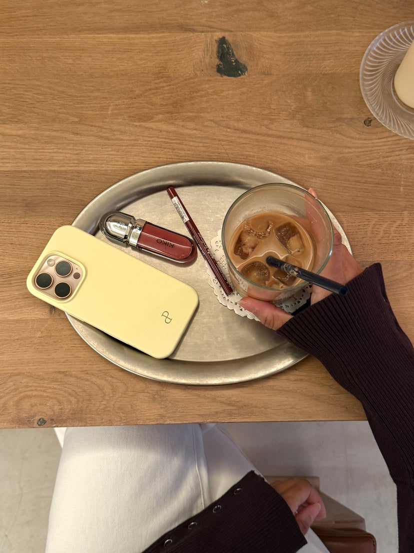 iPhone 15 Pro Cover - Butter Yellow